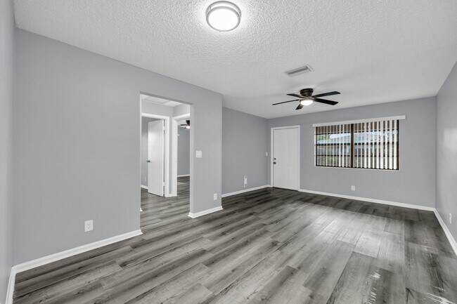 Building Photo - 1565 W 28th St