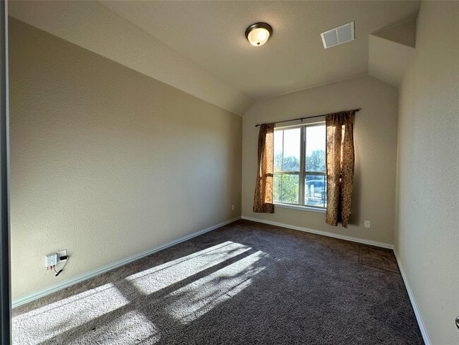 Building Photo - 3117 Hidalgo Loop