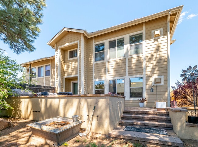 Building Photo - 1117 N Flowing Springs Trail