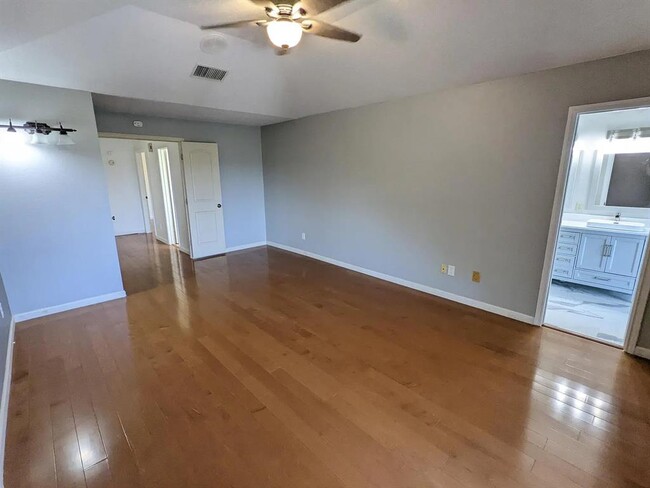 Building Photo - 5907 Balsam Hollow