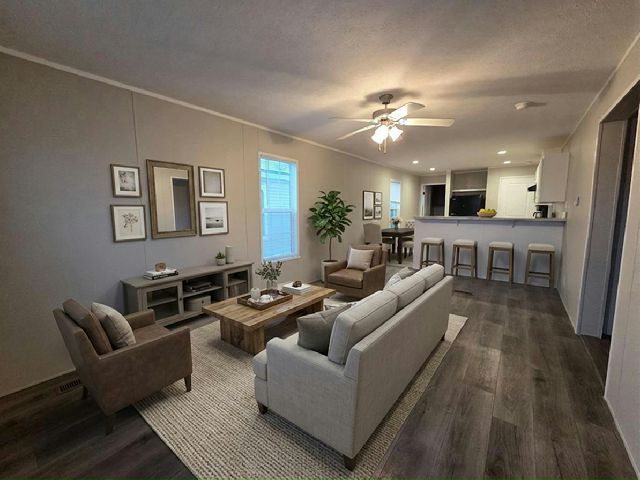 Building Photo - 198 Bluejay Ln