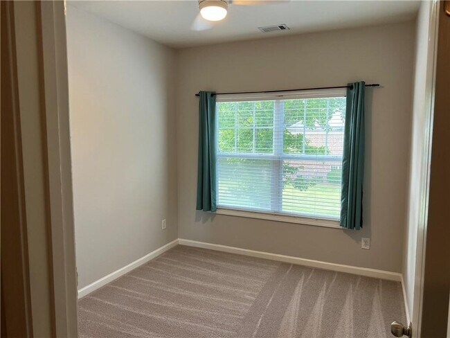 Building Photo - 5385 Donehoo Ct