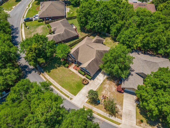 Building Photo - Luxury home in a premier neighborhood!