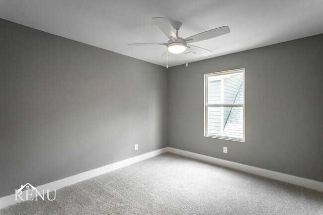 Building Photo - 5365 Lynnland Terrace
