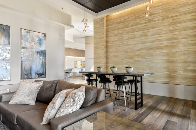 Building Photo - Washington Square Luxury Living on 10th Fl...