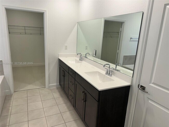 Building Photo - 27034 SW 132 Ct Rd