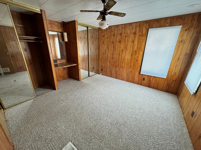 Building Photo - 1411 Cherry Ave