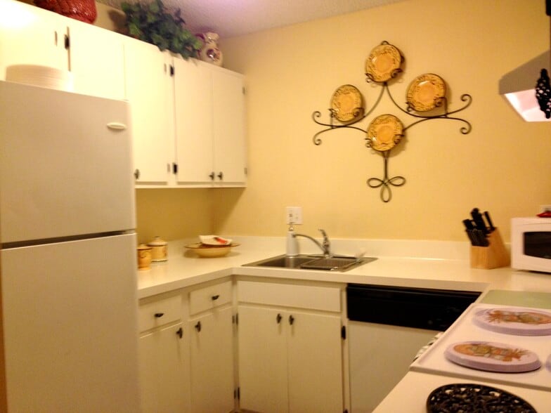 Primary Photo - 2108 SE Edler Dr