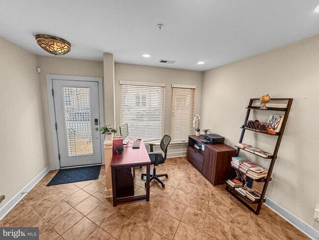 Building Photo - 5610 45th Ave