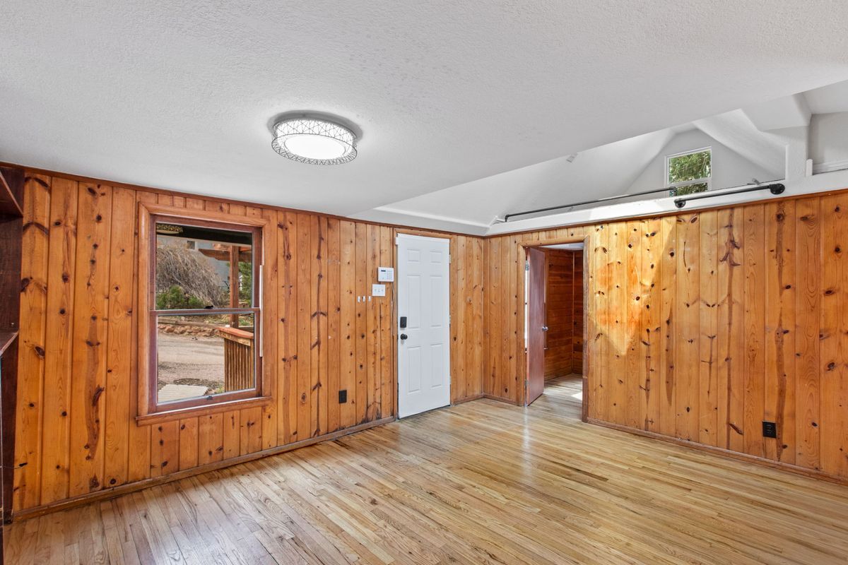 Building Photo - 807 Shoshone Pl