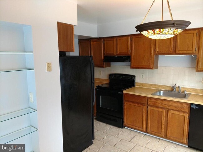 Building Photo - 15205 Streamside Ct