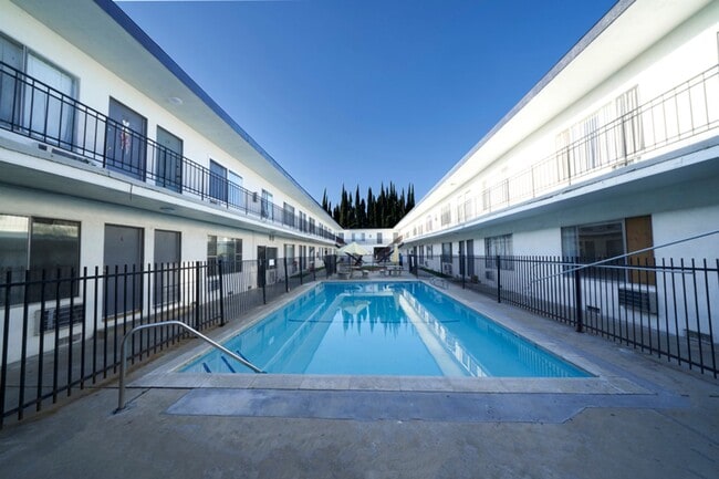 Building Photo - 20445 Saticoy St