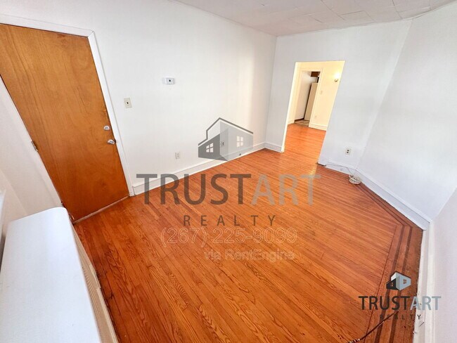 Building Photo - 148 W Spencer St