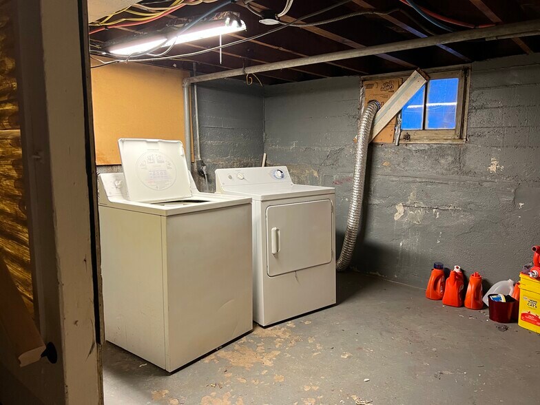 Building Photo - 1218 10th St