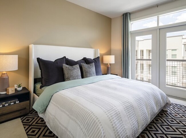 Building Photo - 3311 Blackburn-20032