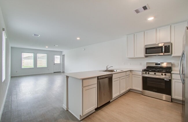 Building Photo - 18054 Le Gotte Ln