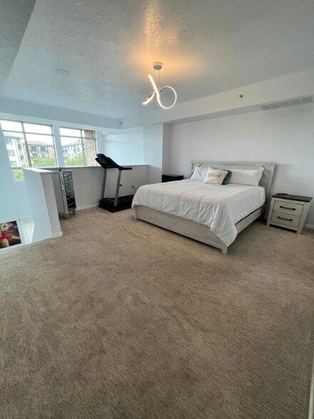 Building Photo - 5 S 500 W