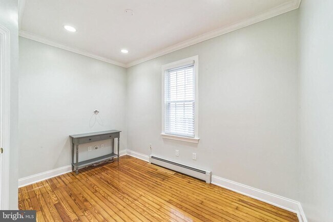 Building Photo - 23 E Elm St