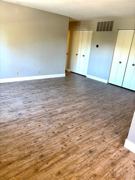 Building Photo - 4026 N Illinois Ave