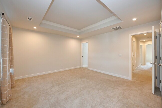 Building Photo - Rent to Own Option - Beautiful, like new 3BR/2.5BA townhouse in Goodlettsville