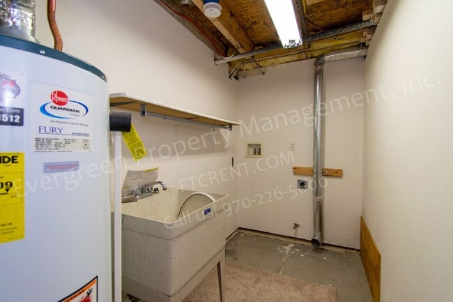 Building Photo - 2302 Turquoise St