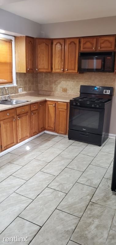 Building Photo - 460 Park Ave