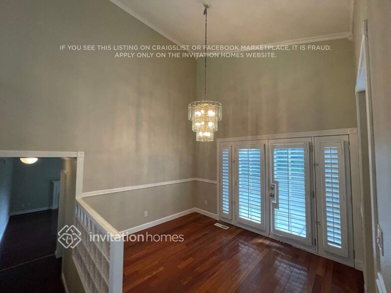 Building Photo - 2810 Iris Ct