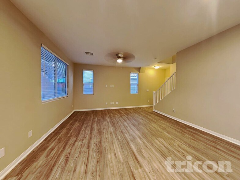 Building Photo - 10626 Seasonable Dr