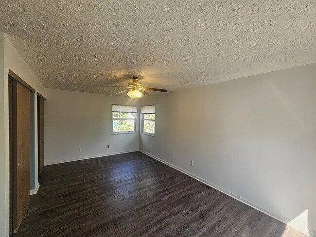 Building Photo - Beautiful and spacious 3 bedroom 2 full bath ranch in the highly desired Pickerington Schools dis...