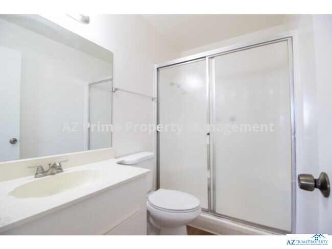 Building Photo - 3421 W Dunlap Ave