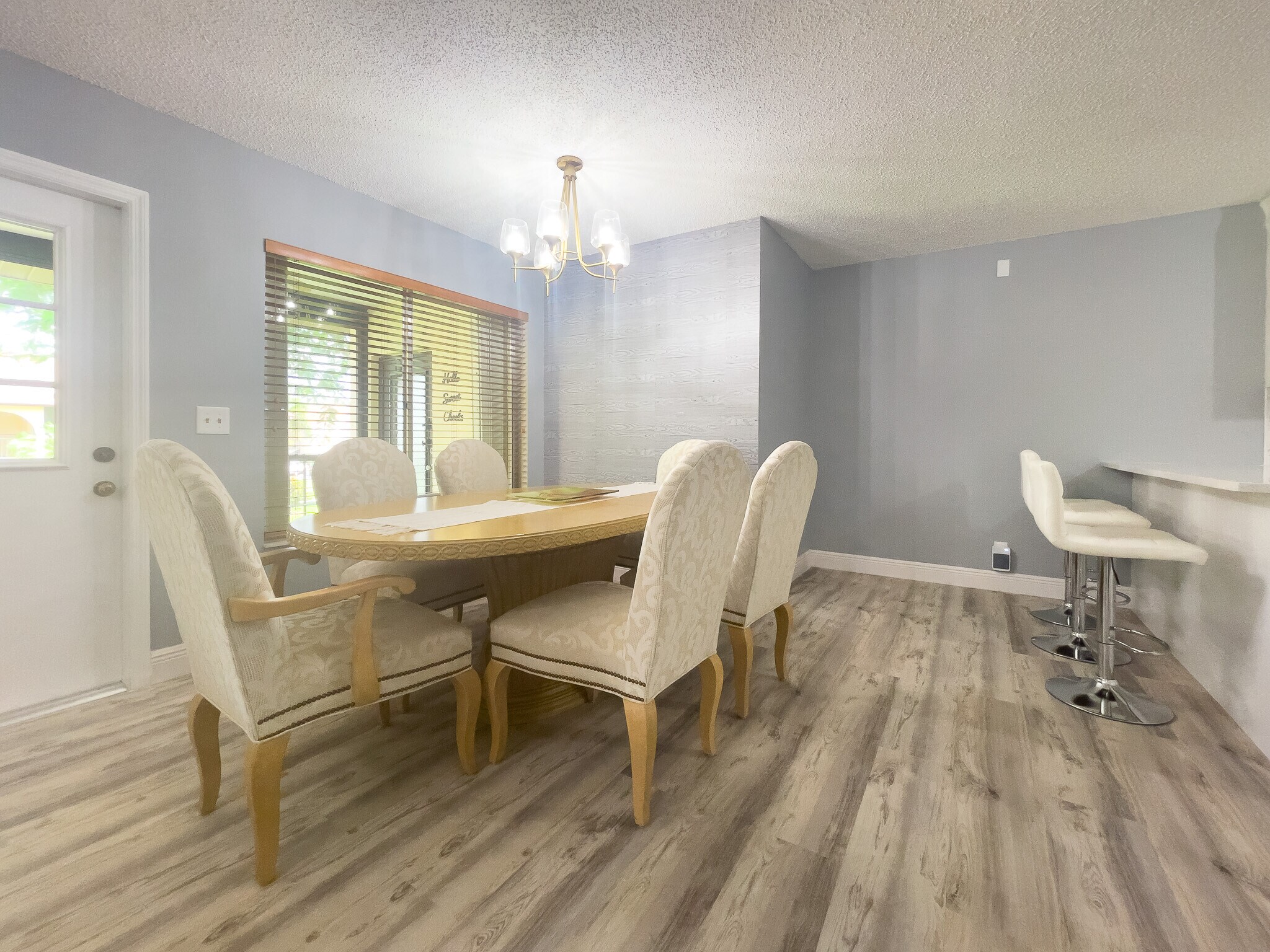 Building Photo - 340 Knotty Pine Cir