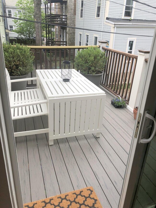 Building Photo - 24 Wyatt St