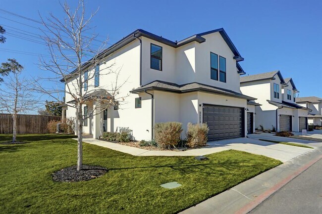 Building Photo - 12301 Maypole Bend