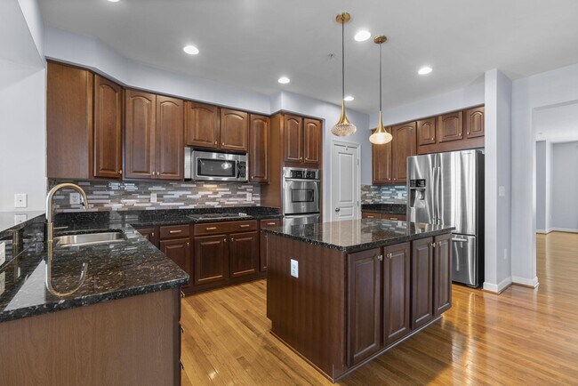 Building Photo - 10512 Old Ellicott Cir