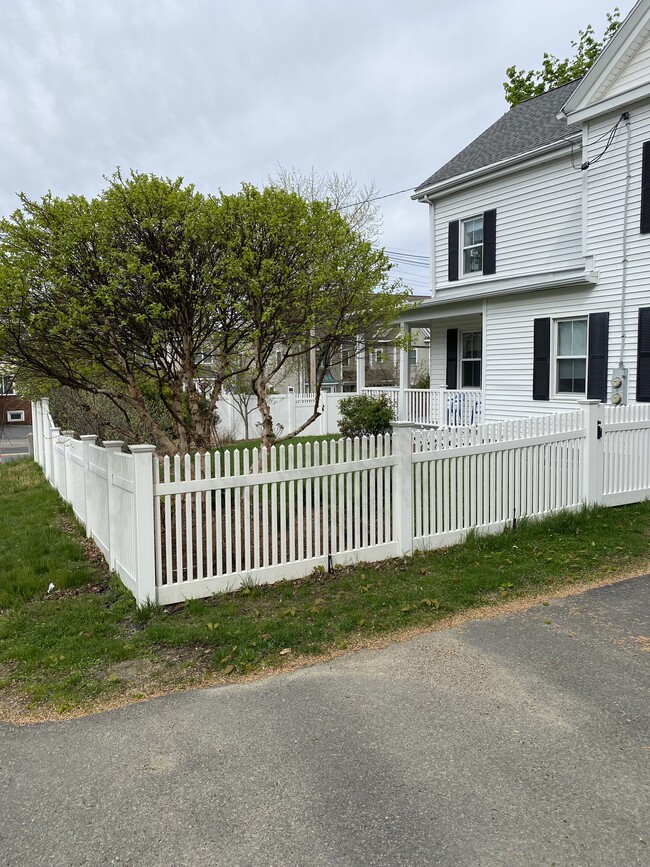 Front with fenced yard - 33 N Main St