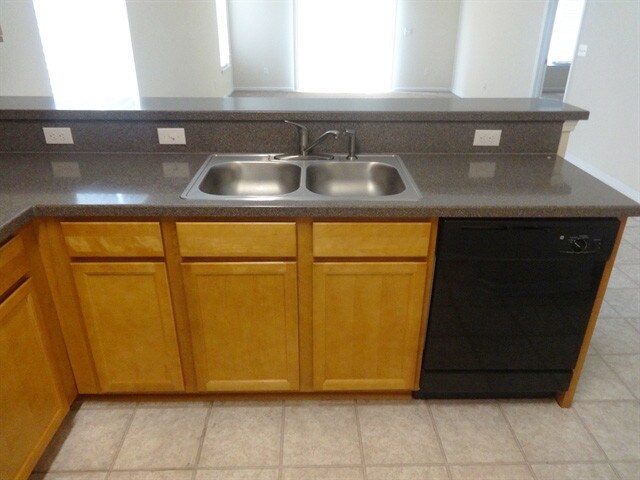 Building Photo - 5734 Village Pond Cir