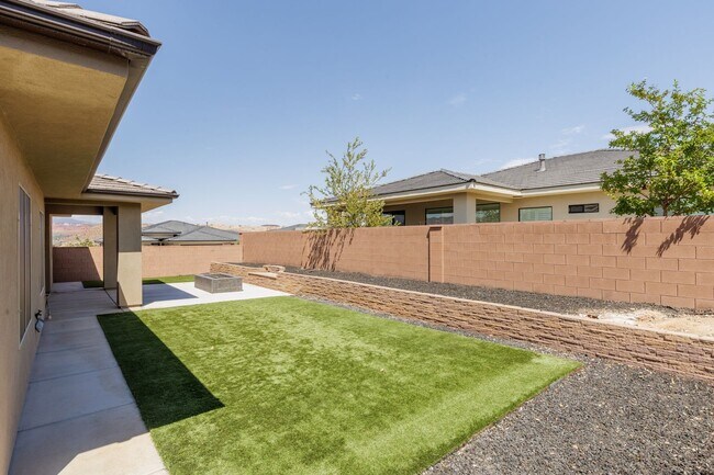 Building Photo - Beautiful single story in Divario with gorgeous views