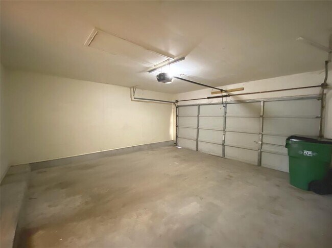 Building Photo - 2308 Wright Cir