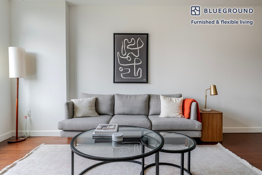 Building Photo - 100 Landsdowne St