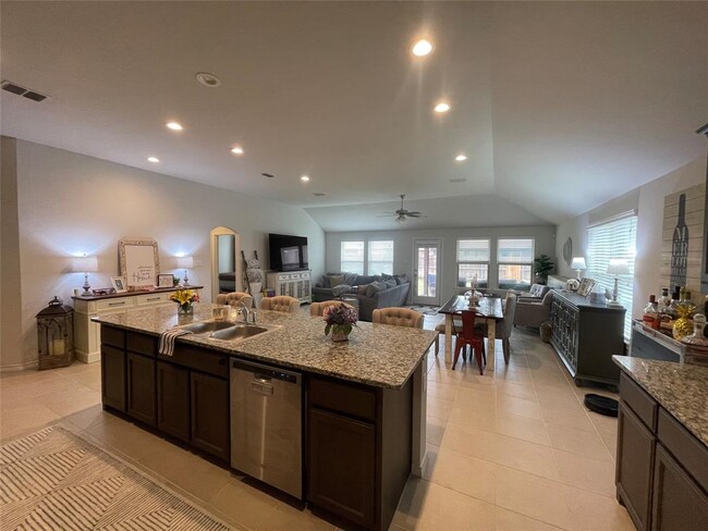 Building Photo - 2521 Weatherford Heights Dr