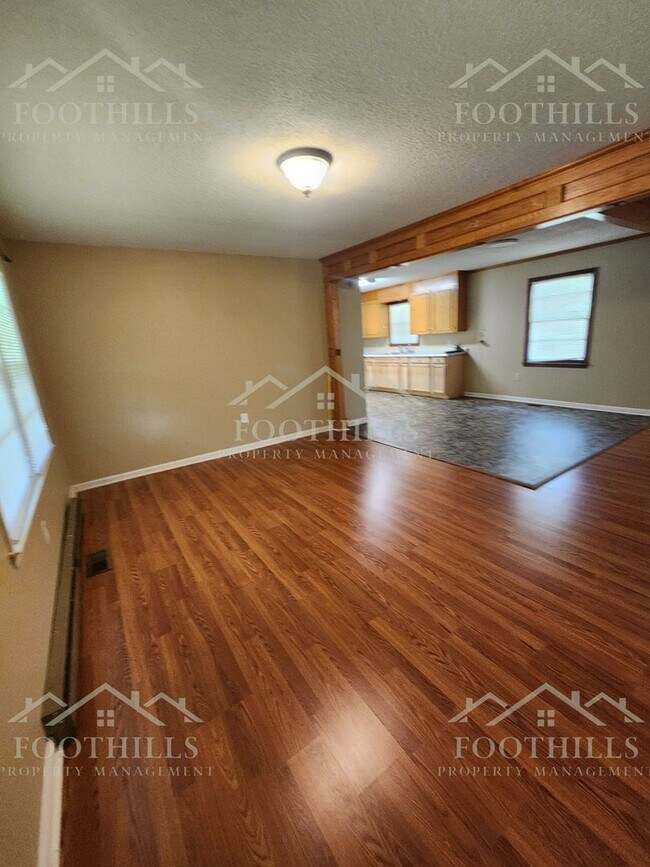 Building Photo - 205 Clarke Stream Dr