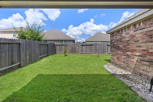 Building Photo - 636 Maple Point Dr E