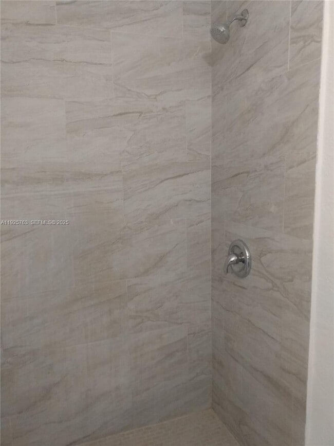 Building Photo - 980 NW 109th St