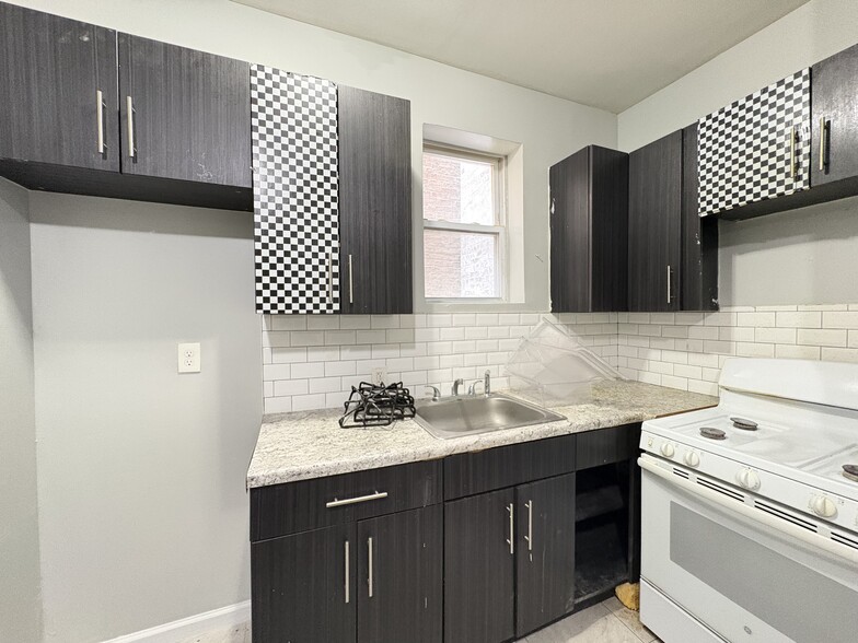 526-528 Central Ave 201 - 522 Central Ave