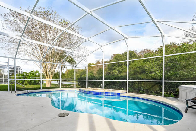 Building Photo - Home with a Pool in Saint Cloud, FL!