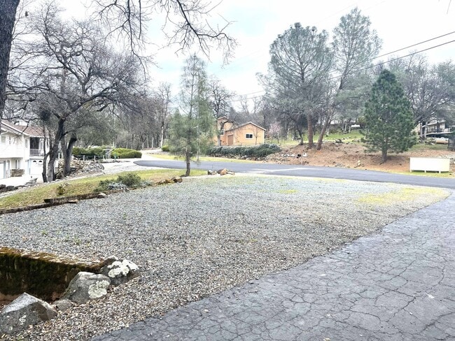 Building Photo - Granny Unit - All utilities included in Penn Valley, CA 95946