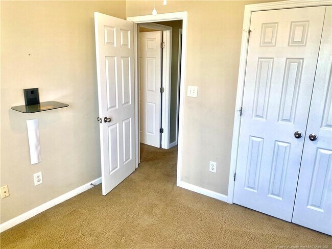 Building Photo - 264 Huntington Dr