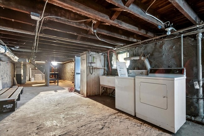 Building Photo - 4007 Biddison Ln