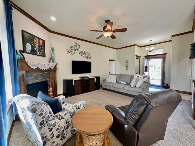 Building Photo - 3 bed, 2 bath home in Moore - Move in Deposit-Free! (If Qualified)