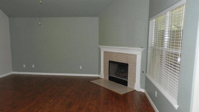 Building Photo - 613 Hickory Run Dr